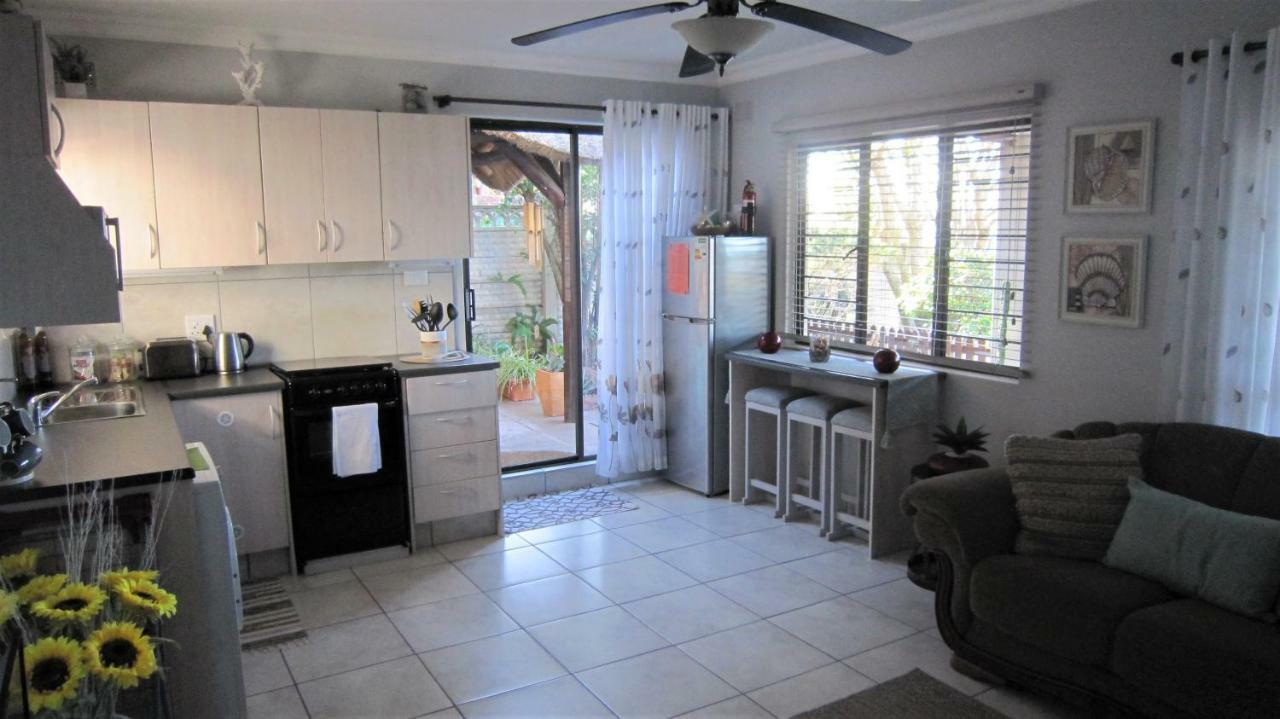 See Rus Self Catering Unit In Westbrook Kzn Private Neat And Cosy Екстериор снимка