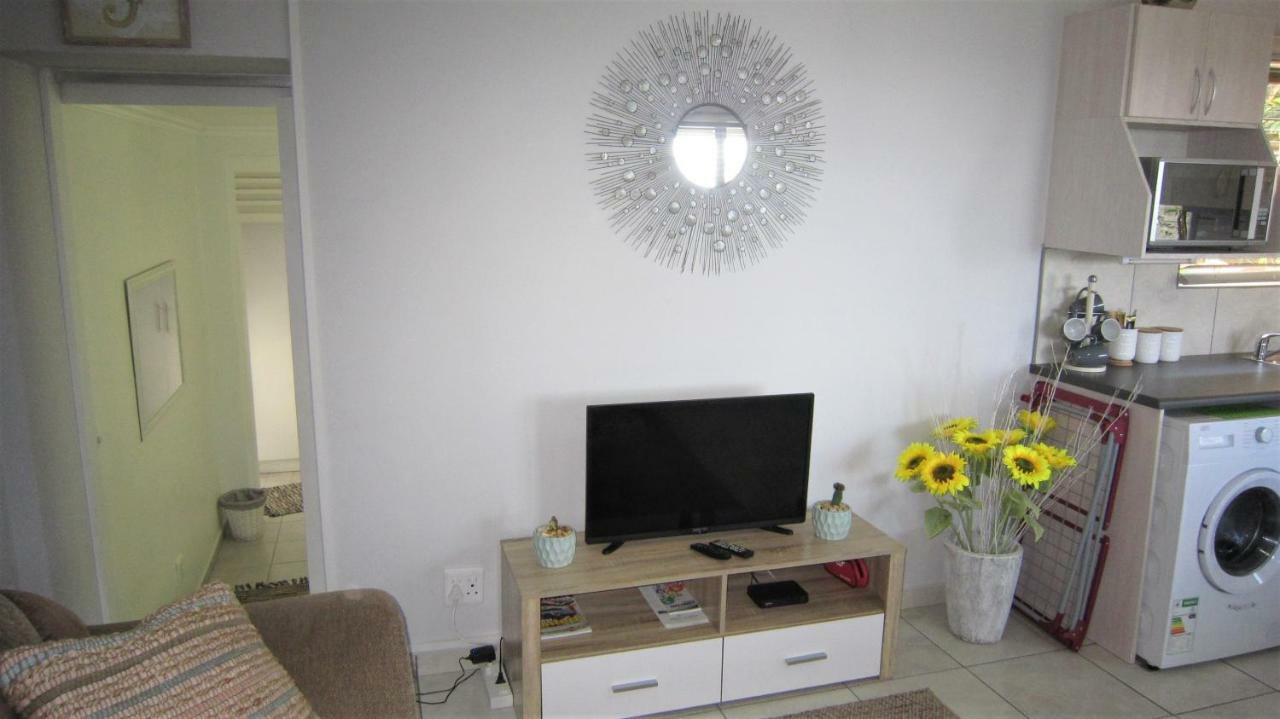 See Rus Self Catering Unit In Westbrook Kzn Private Neat And Cosy Екстериор снимка
